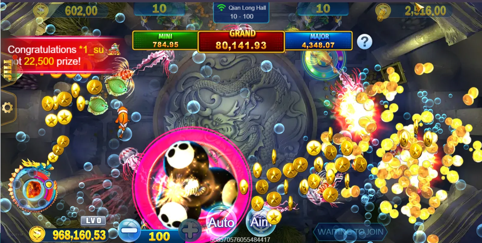Royal Fishing: Coin effects and a panda-like target in the fishing arena.